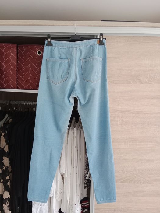 Spodnie jeansowe damskie z wysokim stanem Bershka mnem