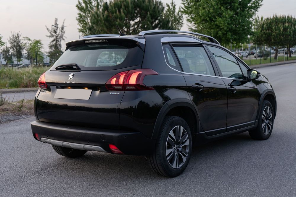 Peugeot 2008 Allure | C\Camera – CarPlay – Hill Climb Control – Luzes de ambiente