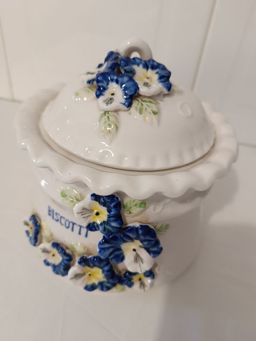 Biscoiteira grande. Terrina Porcelana Antiga.
