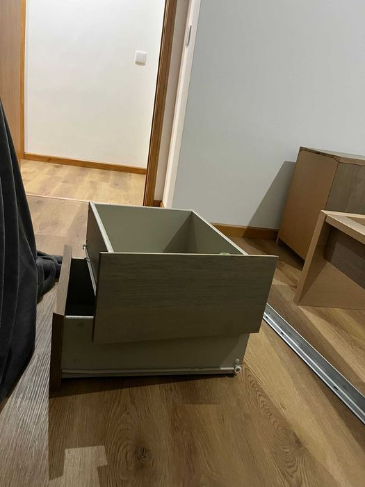 Cama IKEA MALM 200x140 e colchão molas ensacadas