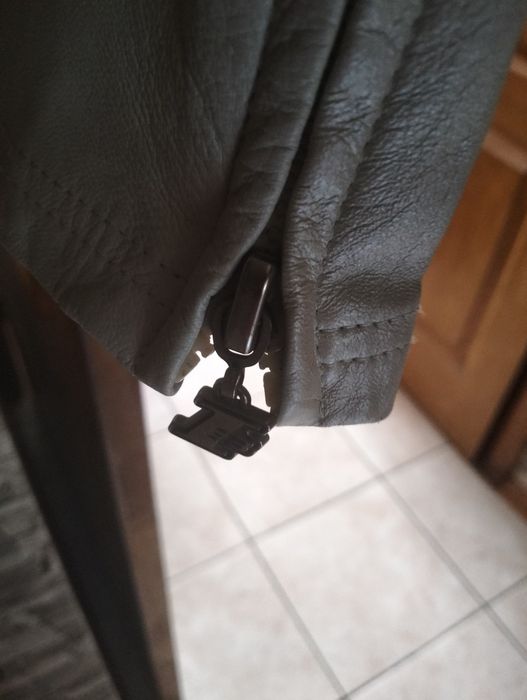 Продам шкіряну футболку