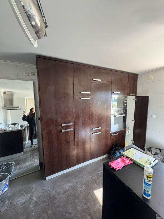 Portas de cozinha  em creme e vingue  2 em inox
