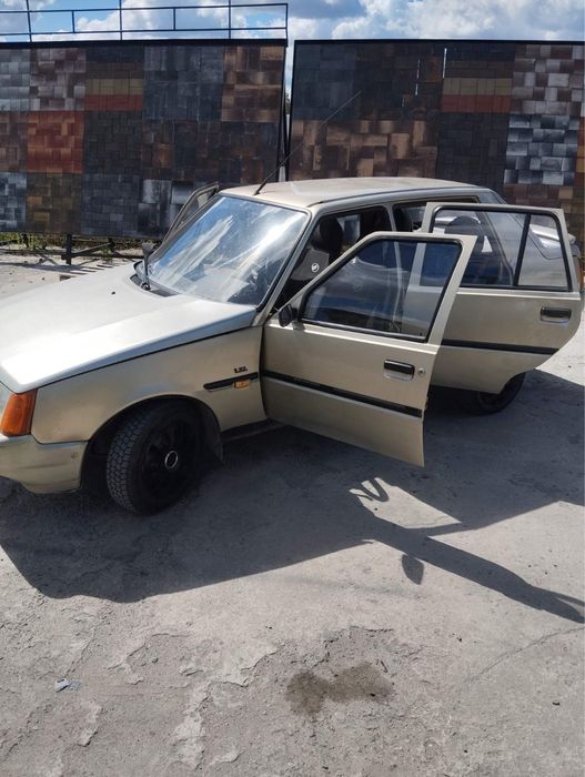 Продам автомобіль Славута