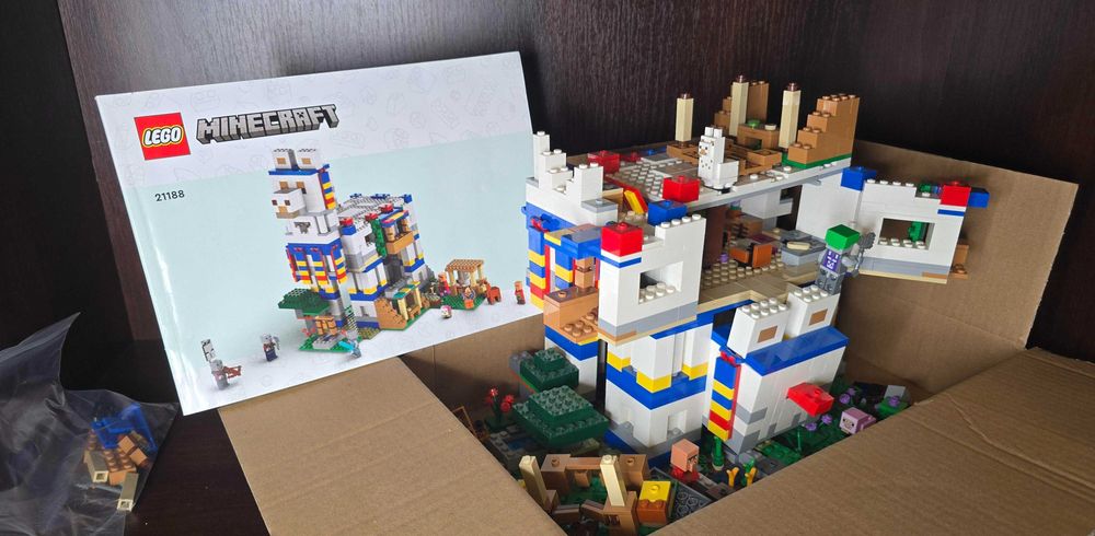 LEGO Minecraft Wioska lamy (21188)