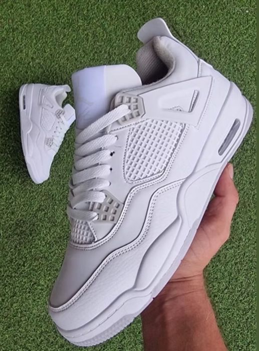 Jordan 4 retro white, e Jordan 4 retro black cat