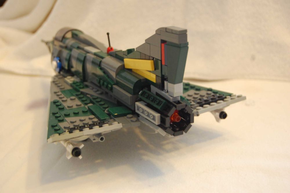 LEGO - 2 caças construídos com peças da Lego