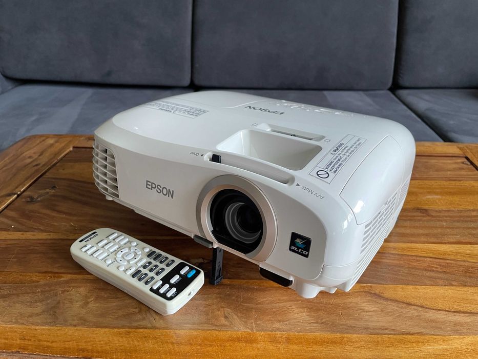 Projektor Epson EH-TW5300 + okulary 3D