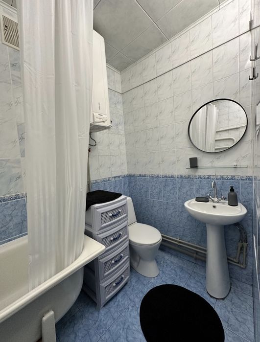 Своя квартира посуточно, почасово . Металлургов / Глинка .