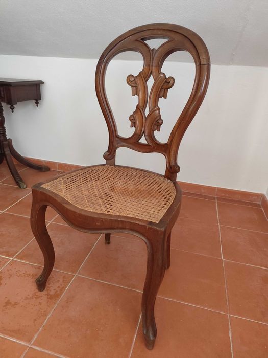 Cadeira de palhinha e mogno