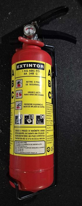 Extintor de pó ABC 1kg com manómetro e suporte