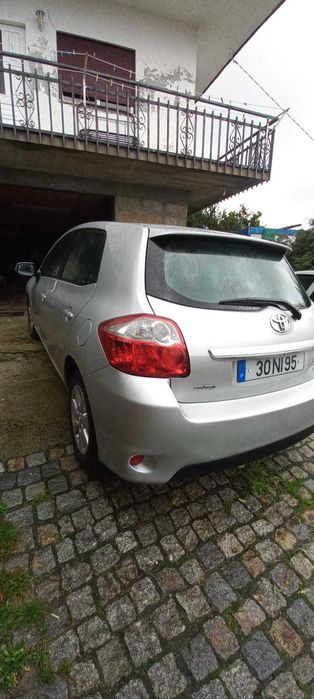 Toyota Auris 5 lugares