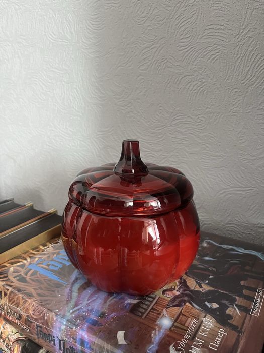 Свічка з натурального соєвого воску у скляній формі гарбузика