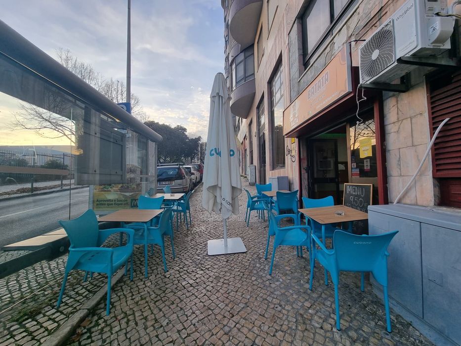 Café-Pastelaria Equipado, Remodelado, Rendimento Imediato - 35,4m2