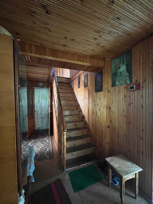 продаж окремого цегляного будинку