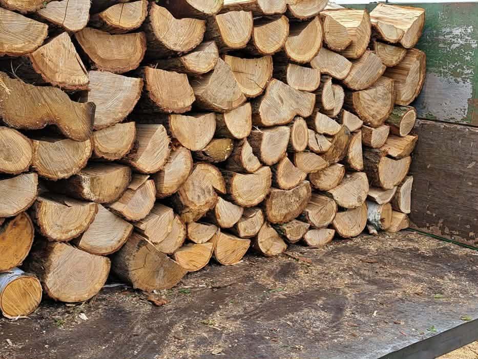 Drewno kominkowe i opałowe układane