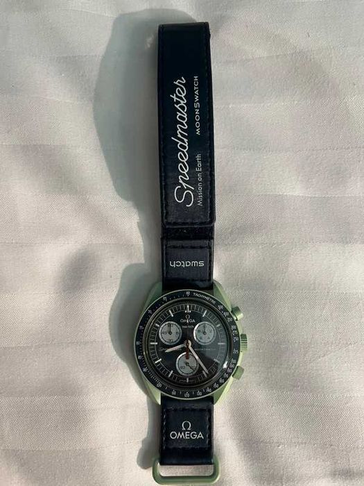 Omega x Swatch Biocéramique Moonswatch Mission To Earth- SO33G100