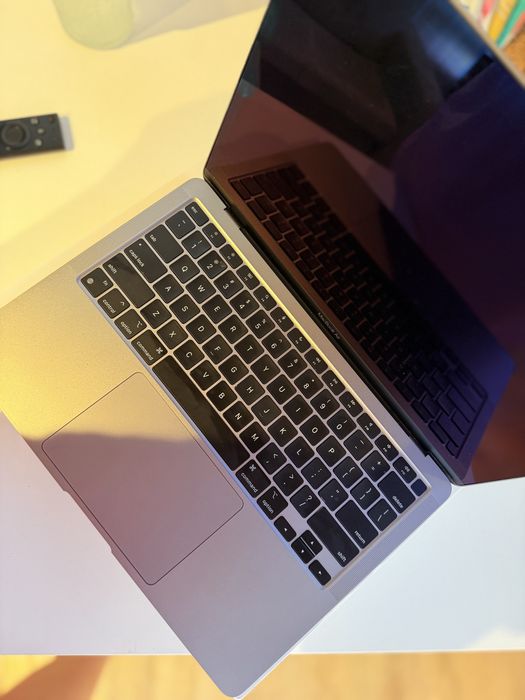 Apple Mcbook air 13