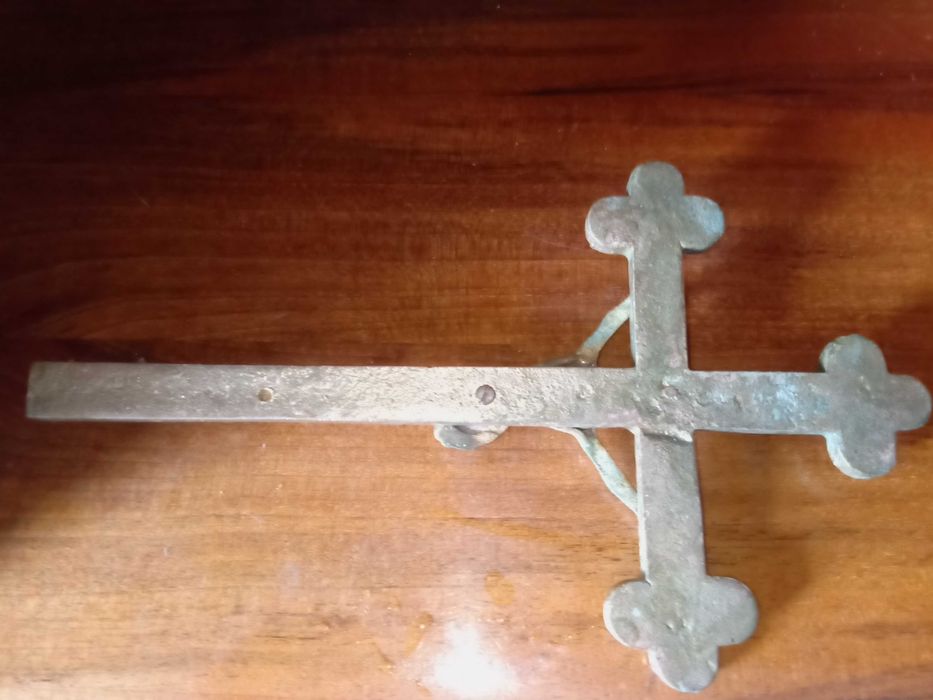 Krucyfiks mosiężny wiszący