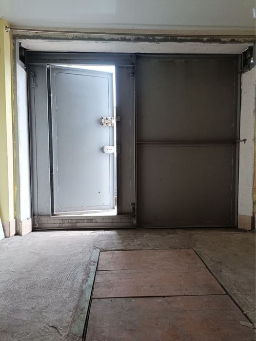 Продам  гараж в самом центре возле Руди