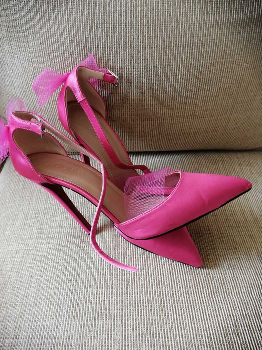 Sapatos pink n. 40 e outros n. 37 cremes e rosa novos