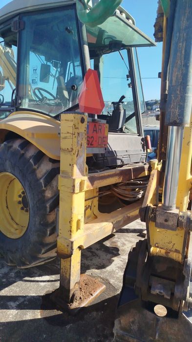 Retroescavadora new holland