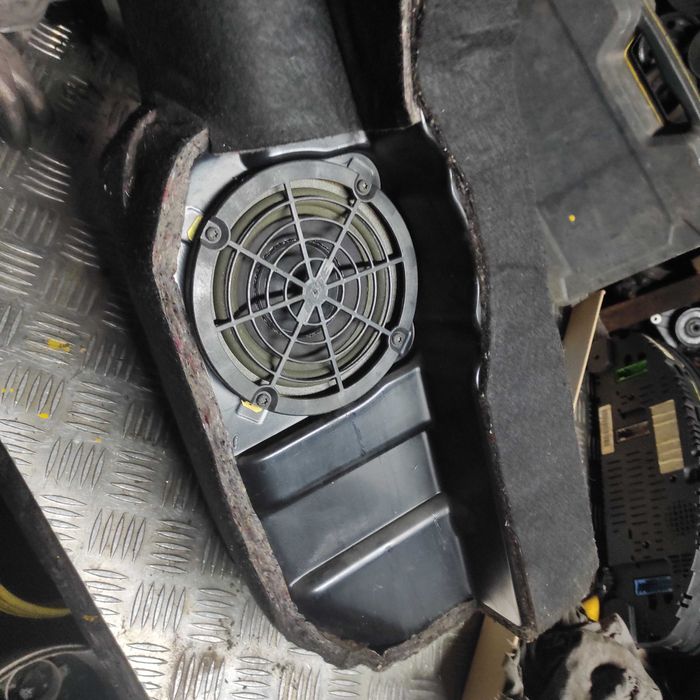 Subwoofer Wzmacniacz Audi A 6 C 5 BOSE Komplet