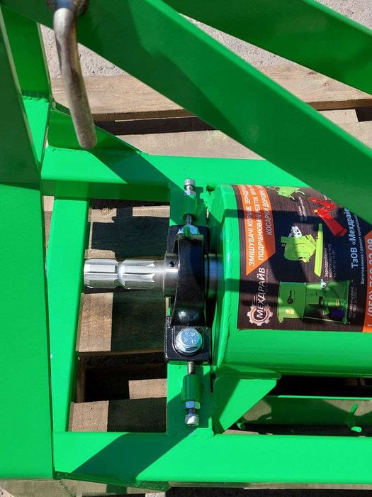 Подрібнювач гілок шнековий для трактора