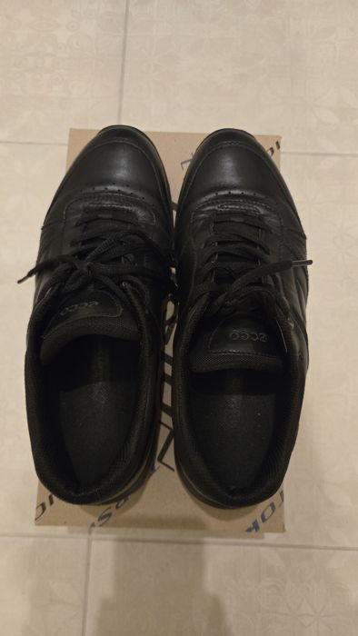 Продам чоловічі туфлі Ecco