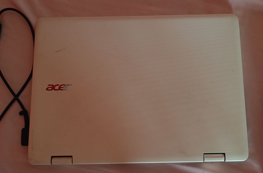 Portátil Acer Aspire R3