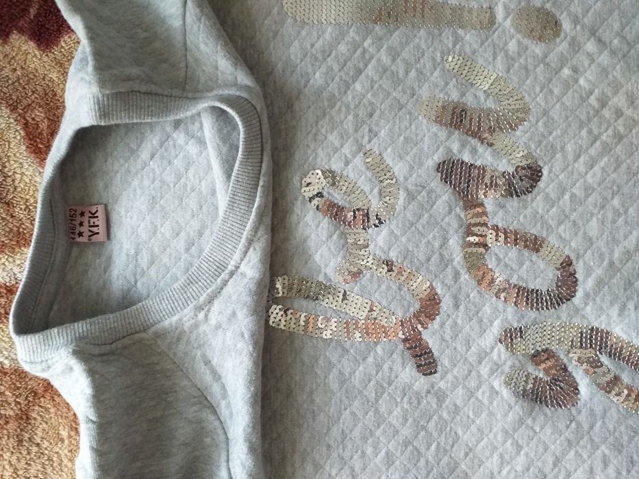 Стильная кофточка, новая, на флисе.