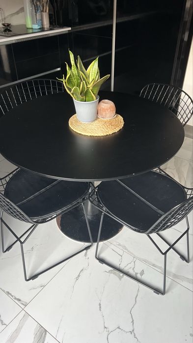 Mesa de Refeição Redonda com 4 Cadeiras