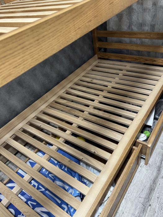 Ліжко двоповерхове масив ясеня