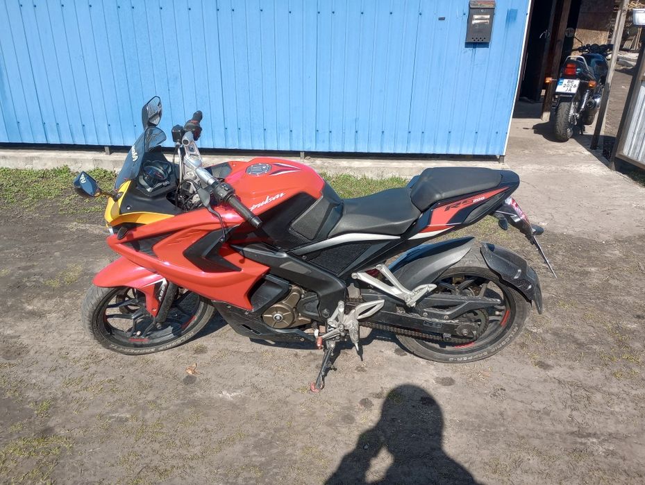 Продам Bajaj RS 200