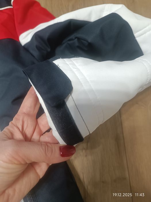 Лижна жіноча куртка