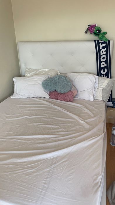 Cama usada por 6 meses