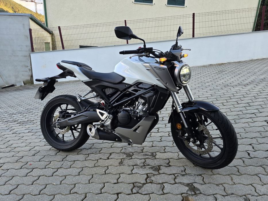 Honda CB125R  impecável