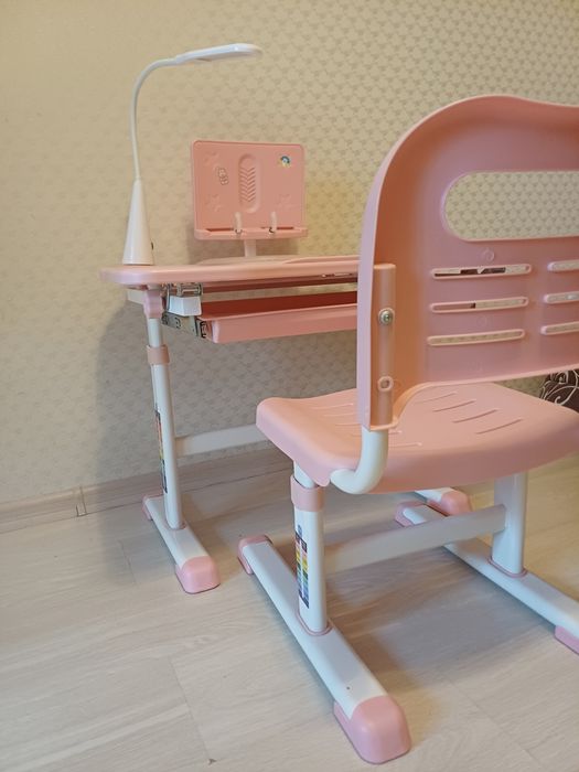 Стіл для школяра