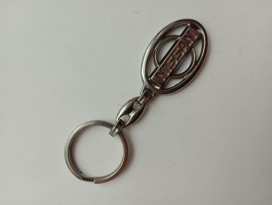 Brelok metalowy Nissan kolekcja