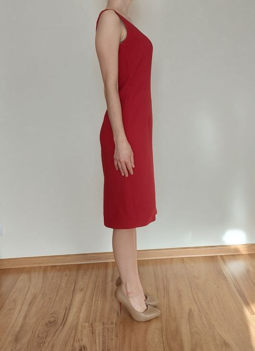 Czerwona dopasowana sukienka rozm. 38