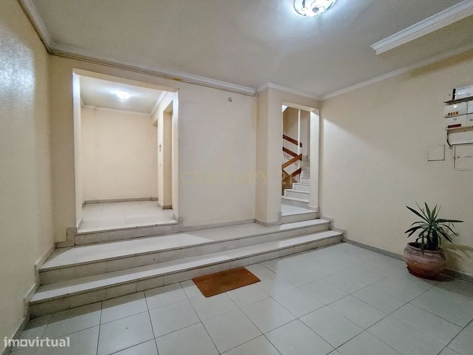 Apartamento T3 em Santa Maria Maior