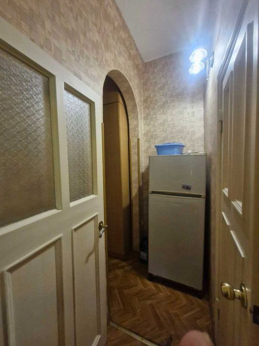 Центр  Продам двухкомнатную  сталинку на Спиридоновской