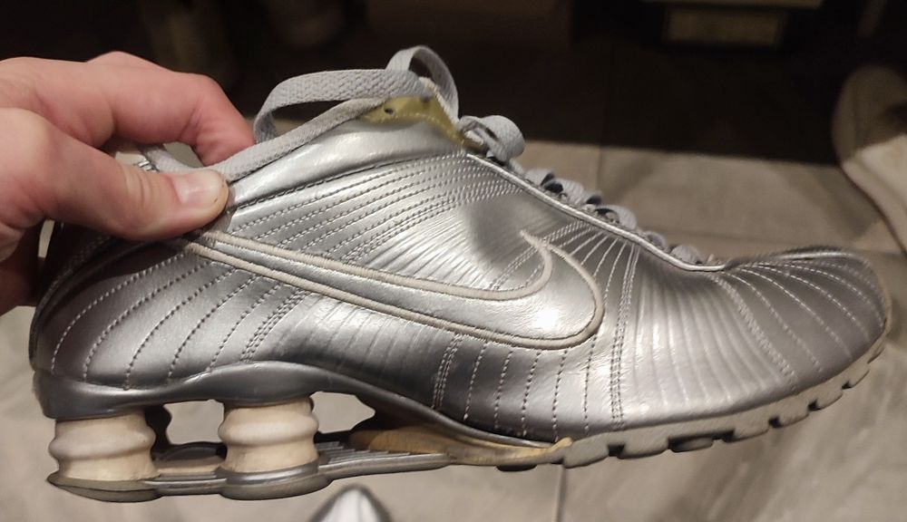 Nike Shox R4 Flywire