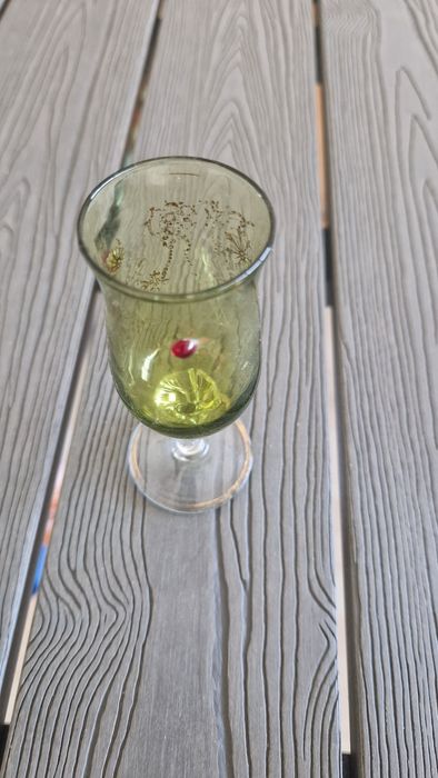 1 copo de pé verde