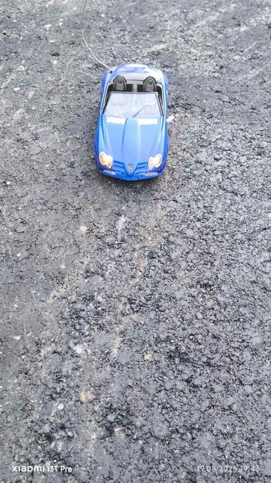 Радиоуправляемая машинка