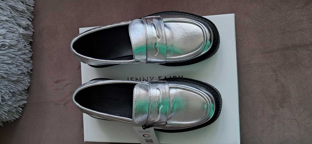 Buty damskie mokasyny srebrne ( nowe) rozmiar 38