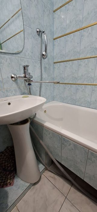 Трикімнатна квартира біля Мототреку