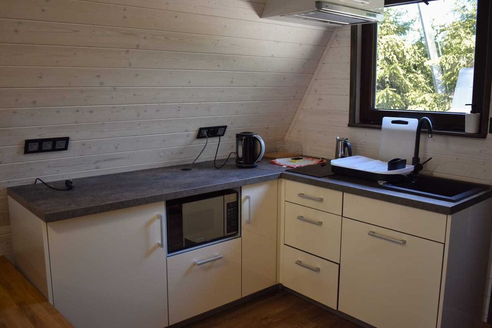 Domki w górach Bieszczady wakacje noclegi widok rzeka wędkowanie