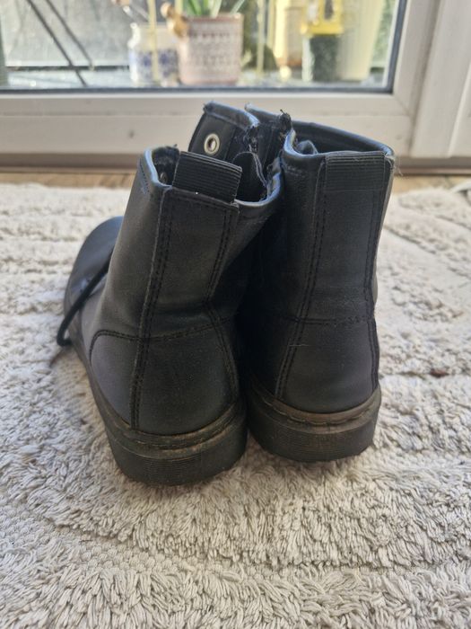 Rezerwacja. Glany rozmiar 34