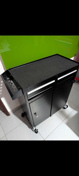 Armário para ferramentas com mala