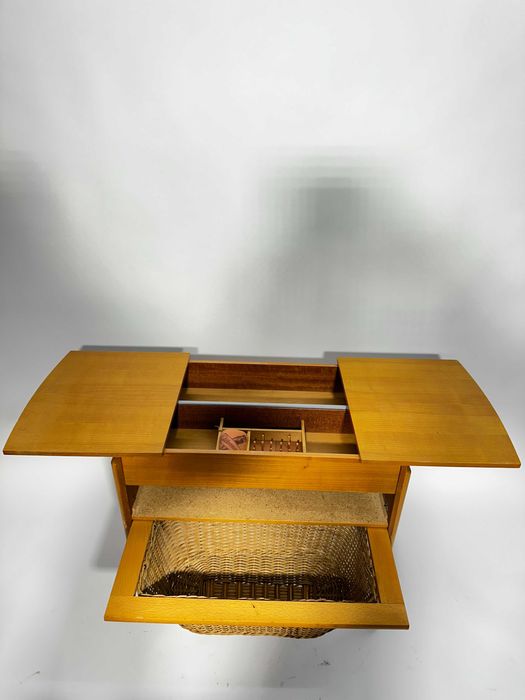 Piękny duński tekowy niciak lata 60. vintage drewno mosiądz szafka.